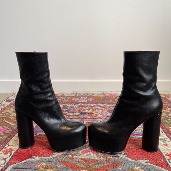 **SOLD ON MY WEBSITE **.    Vetements Platform Boots - Picture 5 of 7